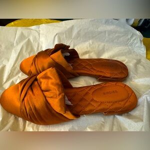 Birdies rust color mule
Size 7.5